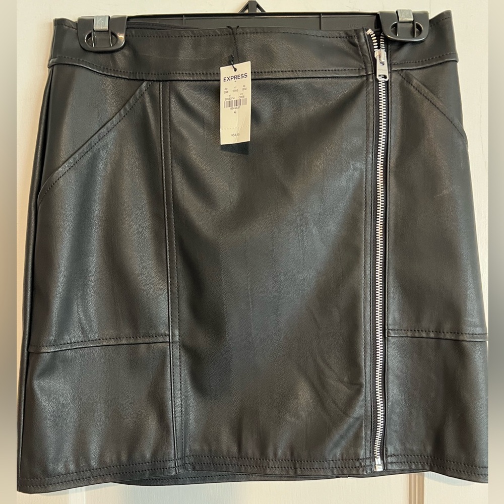 Faux leather Express skirt
